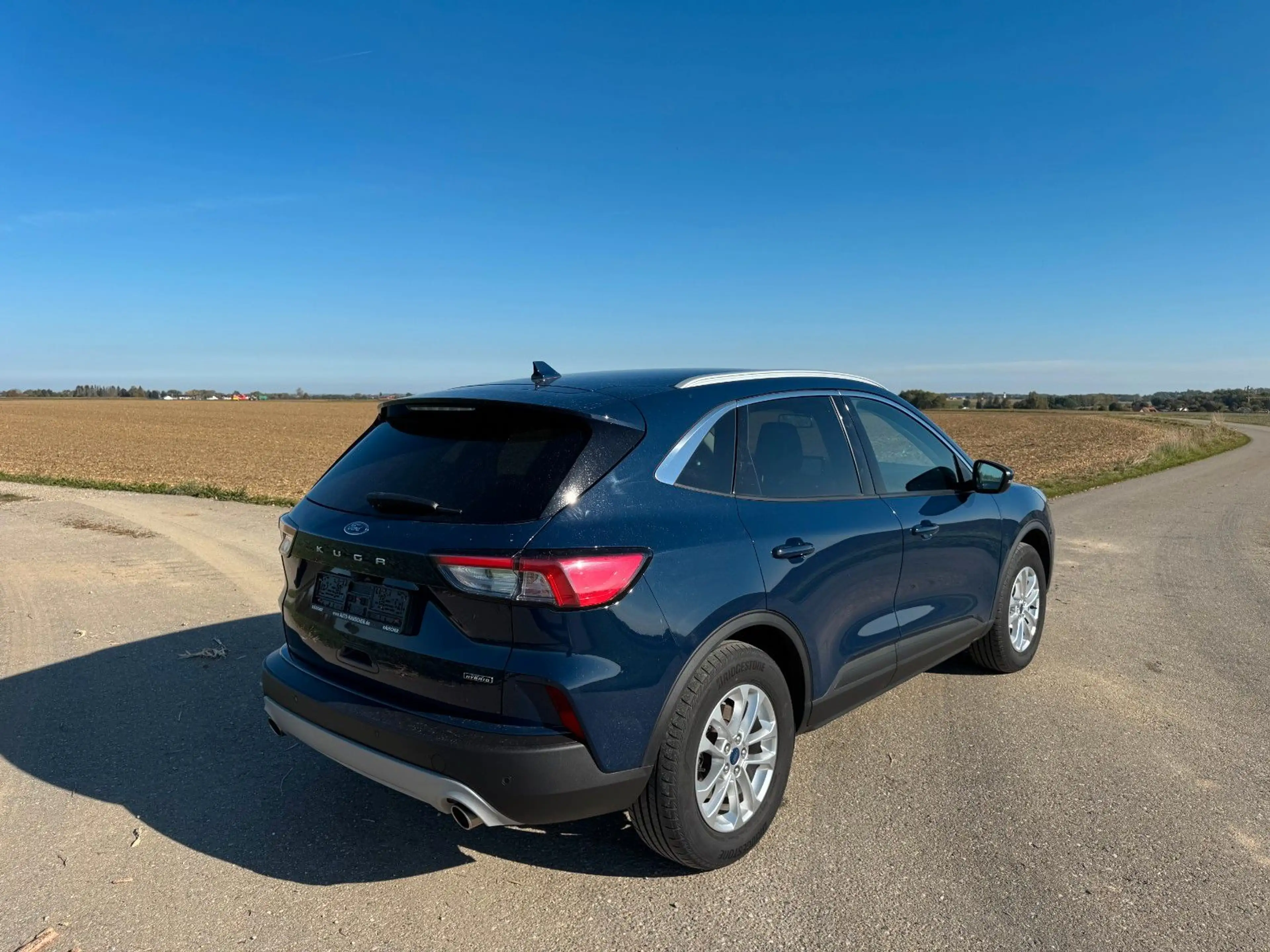 Ford Kuga Plug-In Hybrid Titanium — photo 9