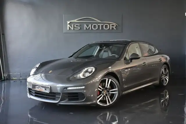 Porsche Panamera Diesel Tiptronic 300