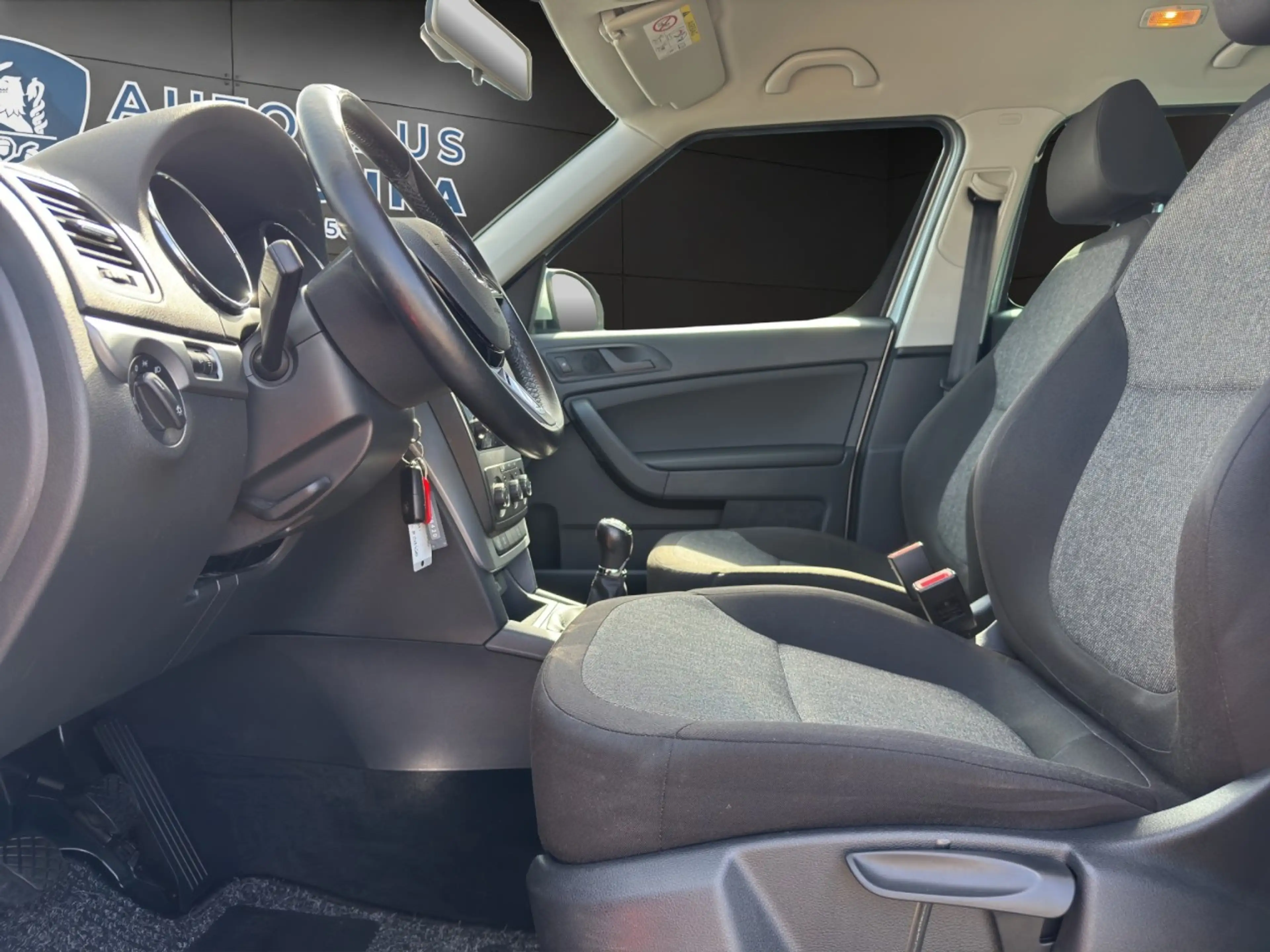 Skoda Yeti 1.2 TSI Cool Edition PDC*SHZ*KLIMA Klima — photo 11
