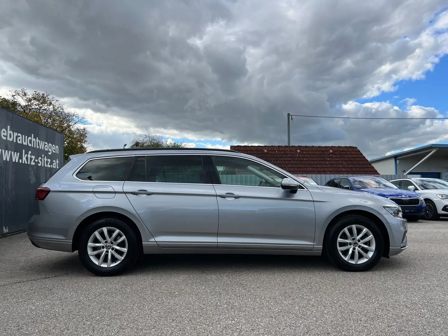 Volkswagen Passat Variant Business 2,0 TDI DSG | MATRIX/VIRTUAL Grau - 2