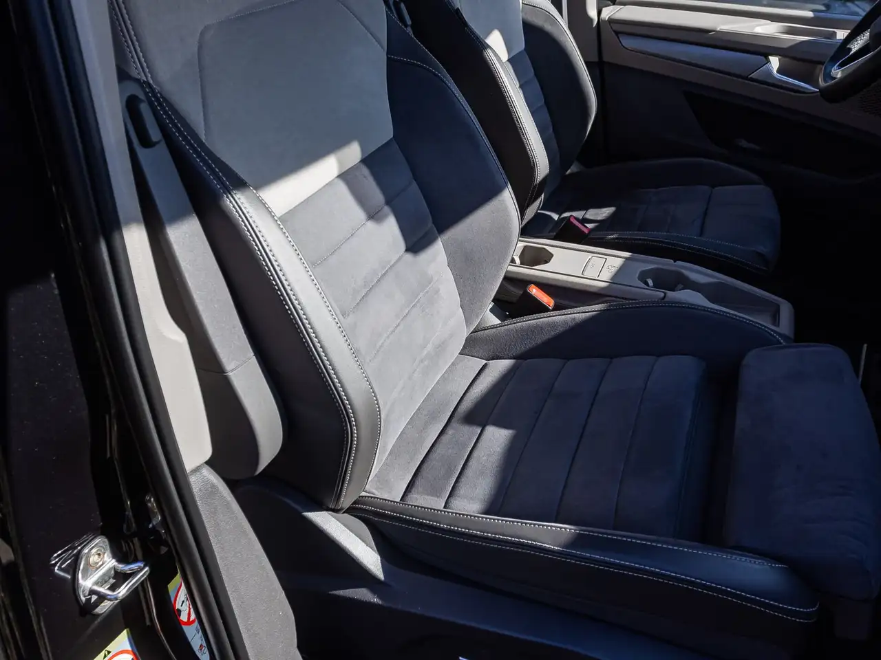 Volkswagen T7 Multivan Multivan 2.0 TSI DSG LÜ "Life" ACC HuD EPH DCC 22