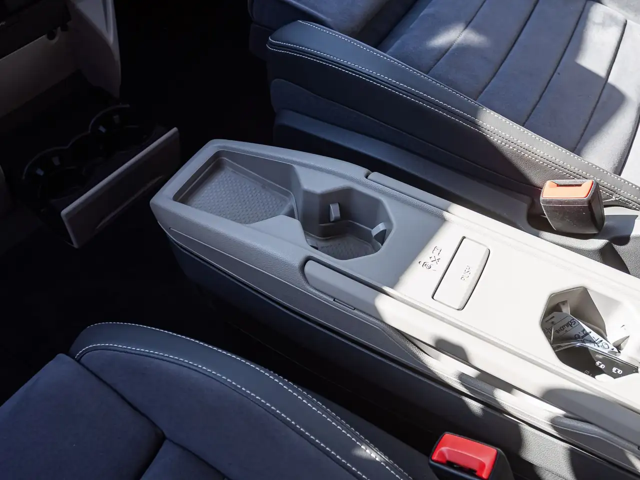 Volkswagen T7 Multivan Multivan 2.0 TSI DSG LÜ "Life" ACC HuD EPH DCC 14