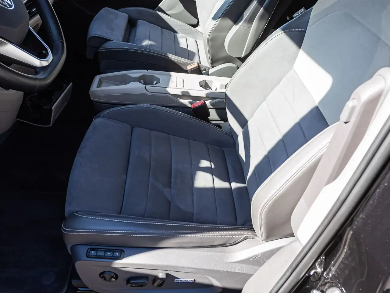 Volkswagen T7 Multivan Multivan 2.0 TSI DSG LÜ "Life" ACC HuD EPH DCC 9