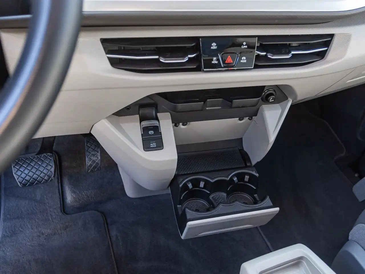 Volkswagen T7 Multivan Multivan 2.0 TSI DSG LÜ "Life" ACC HuD EPH DCC 13