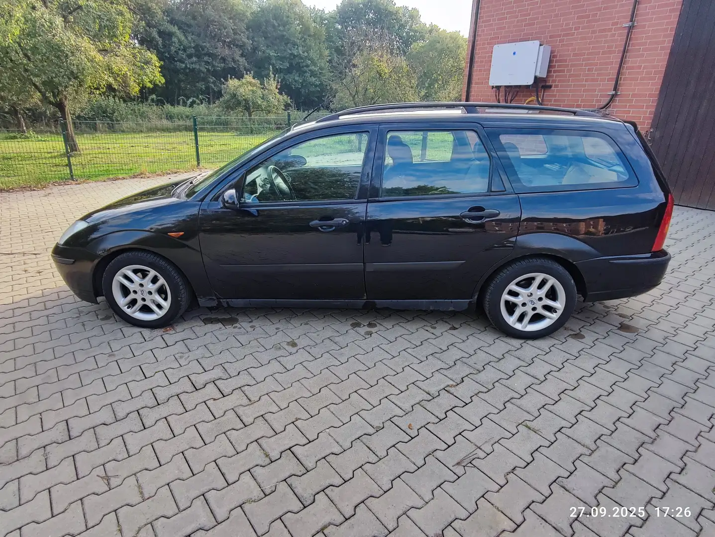 Ford Focus Focus Turnier Ambiente Schwarz - 1