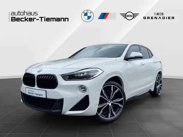 BMW X2 xDrive25d M Sport/ AHK/ Navi/ PanoDach/ PDC/ Autom
