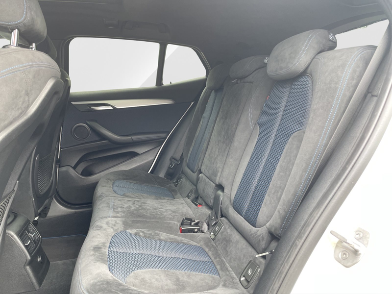 BMW X2 xDrive25d M Sport/ AHK/ Navi/ PanoDach/ PDC/ Autom — photo 13