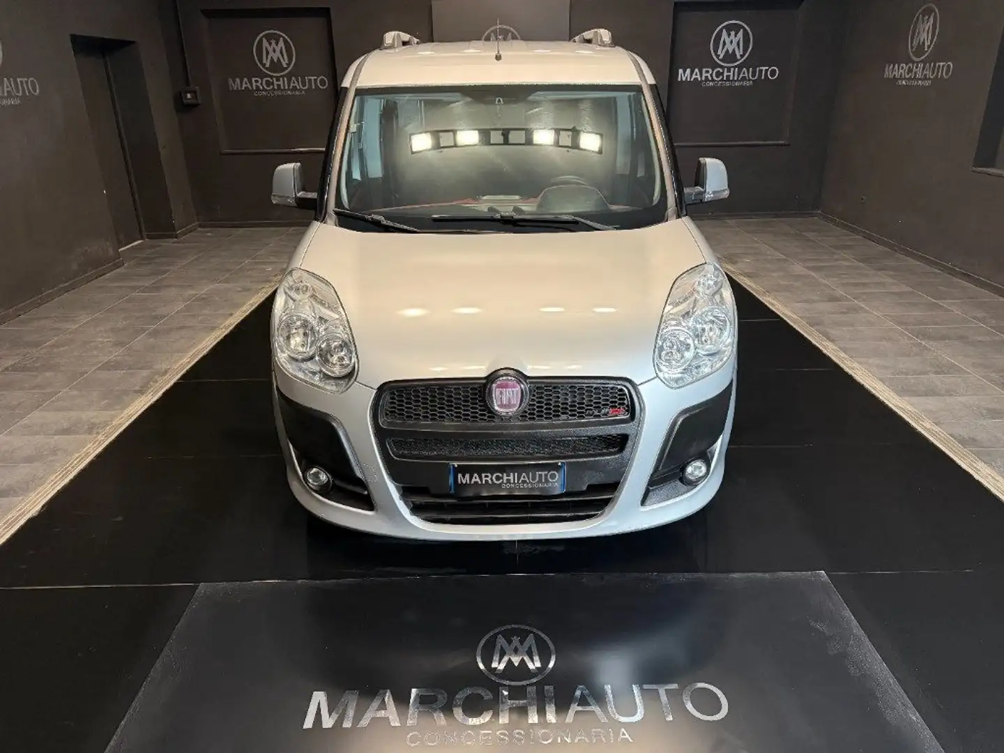 Fiat Doblo Doblò 1.3 MJT 16V Dynamic Silber - 2