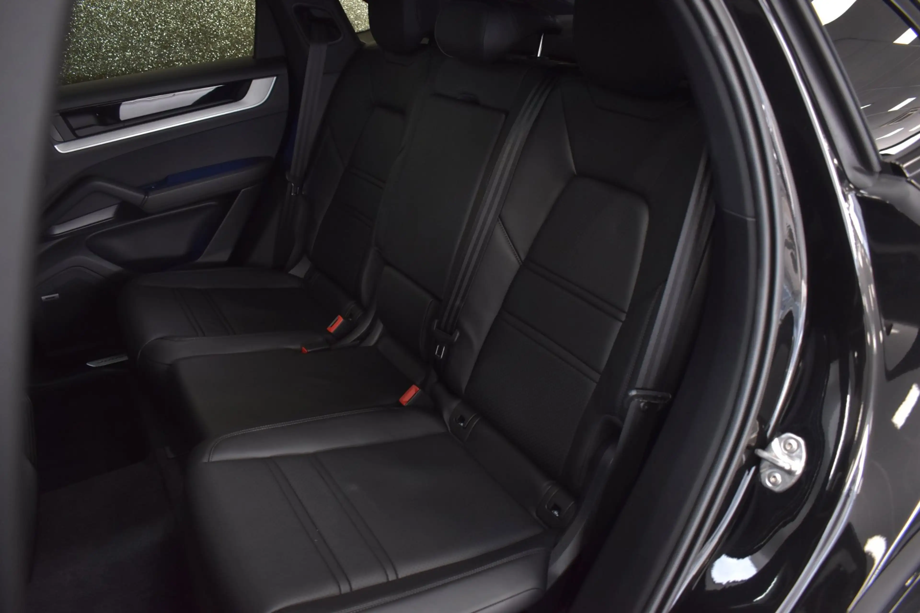 Porsche Cayenne Coupé 3.0 E-Hybrid TURBO GT 470pk | BIJRIJDERSDISP — photo 21