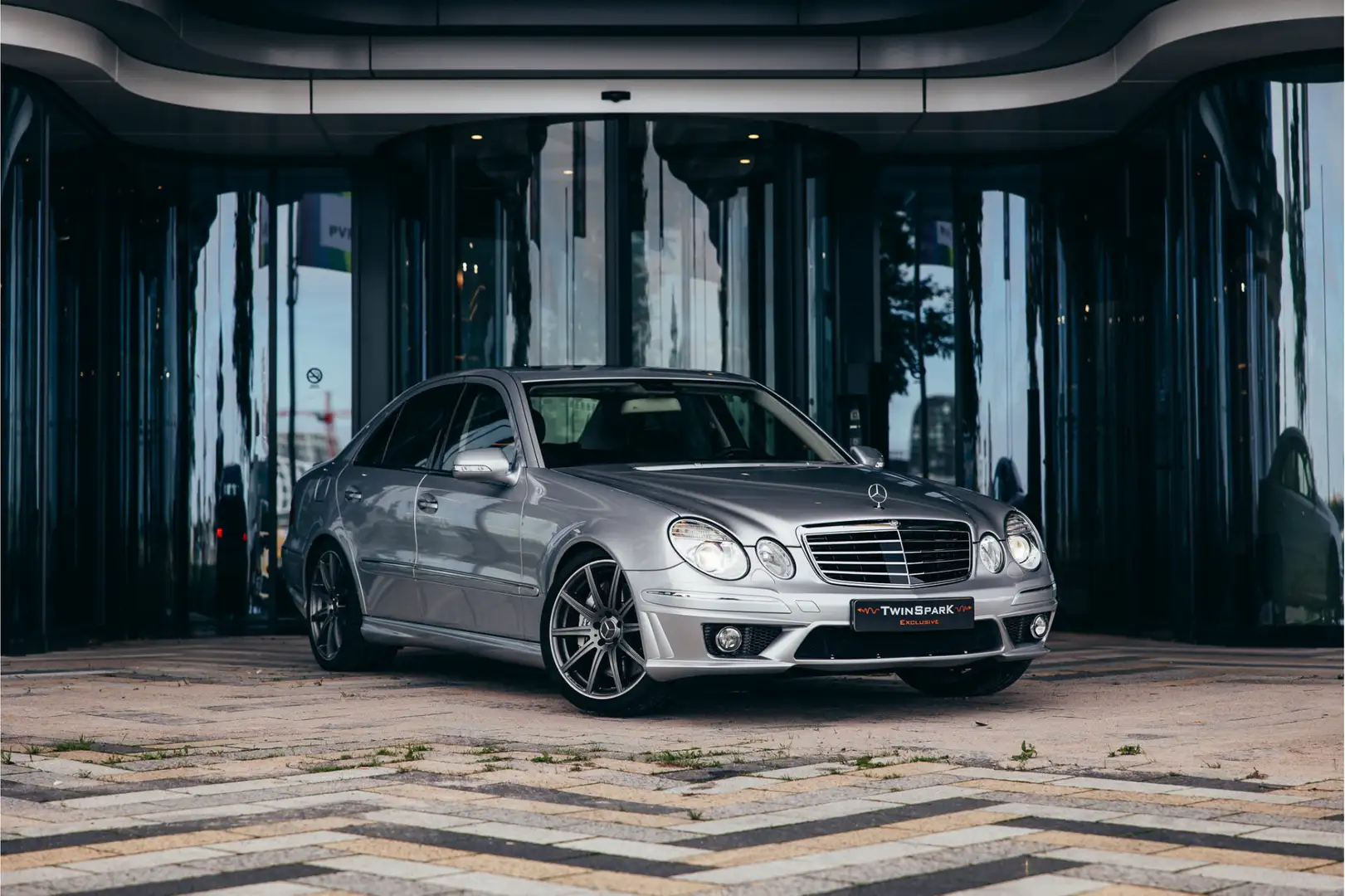 Mercedes-Benz E 63 AMG 6.2 Full options Youngtimer Distronic Grigio - 1