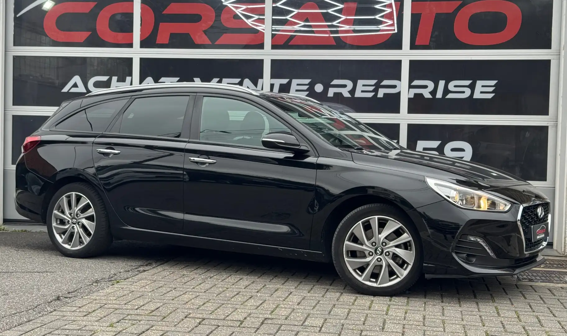 Hyundai i30 i30 SW 1.6 CRDi Twist NAVI CLIM CRUISE CAM MEDIA Noir - 2