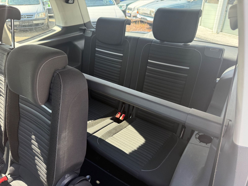 Volkswagen Touran Cup 7-Sitzer — photo 8