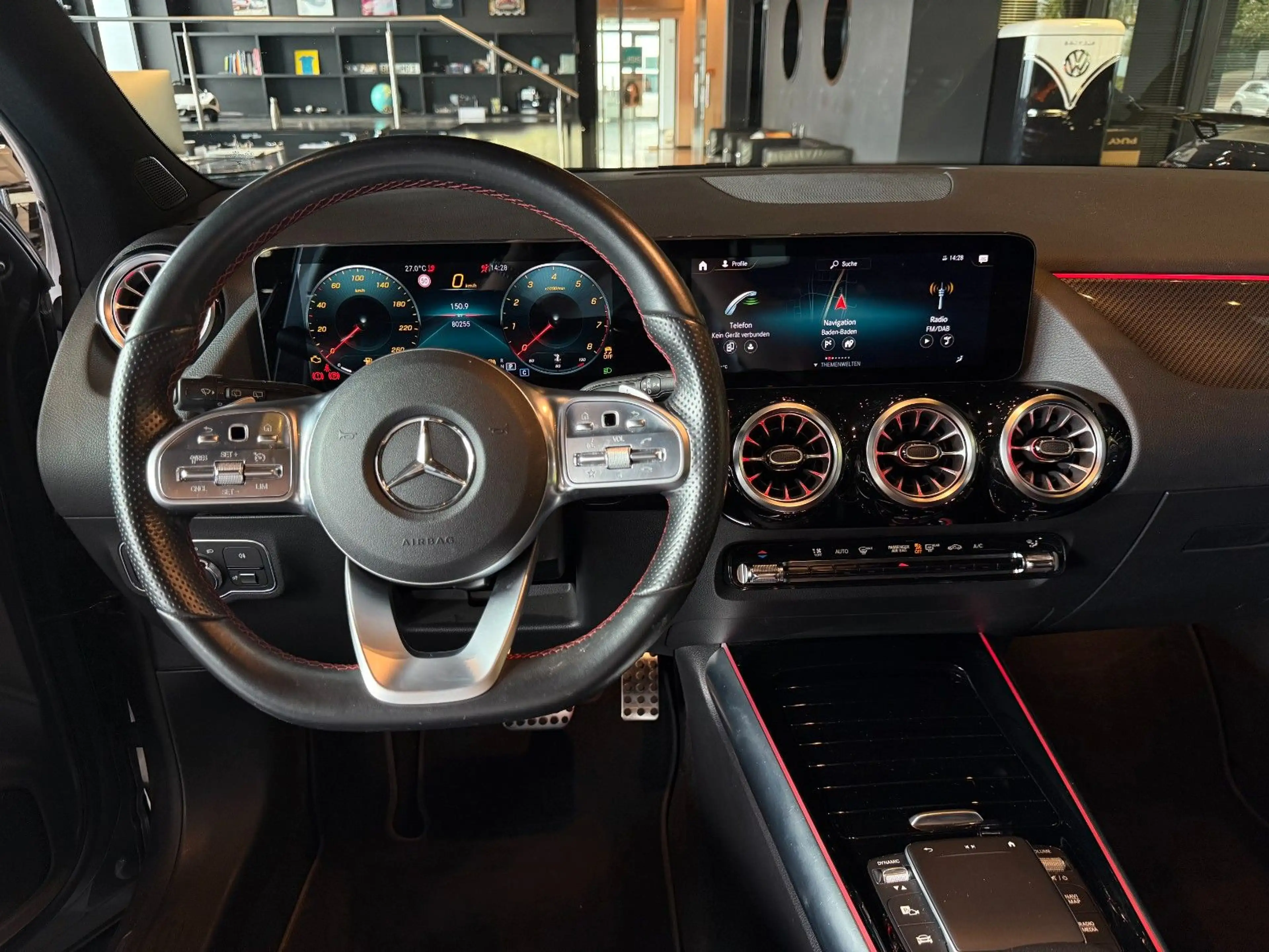 Mercedes-Benz GLA 200 4Matic AMG-Line*Pano*MBUX*Carbon*Kamera — photo 16