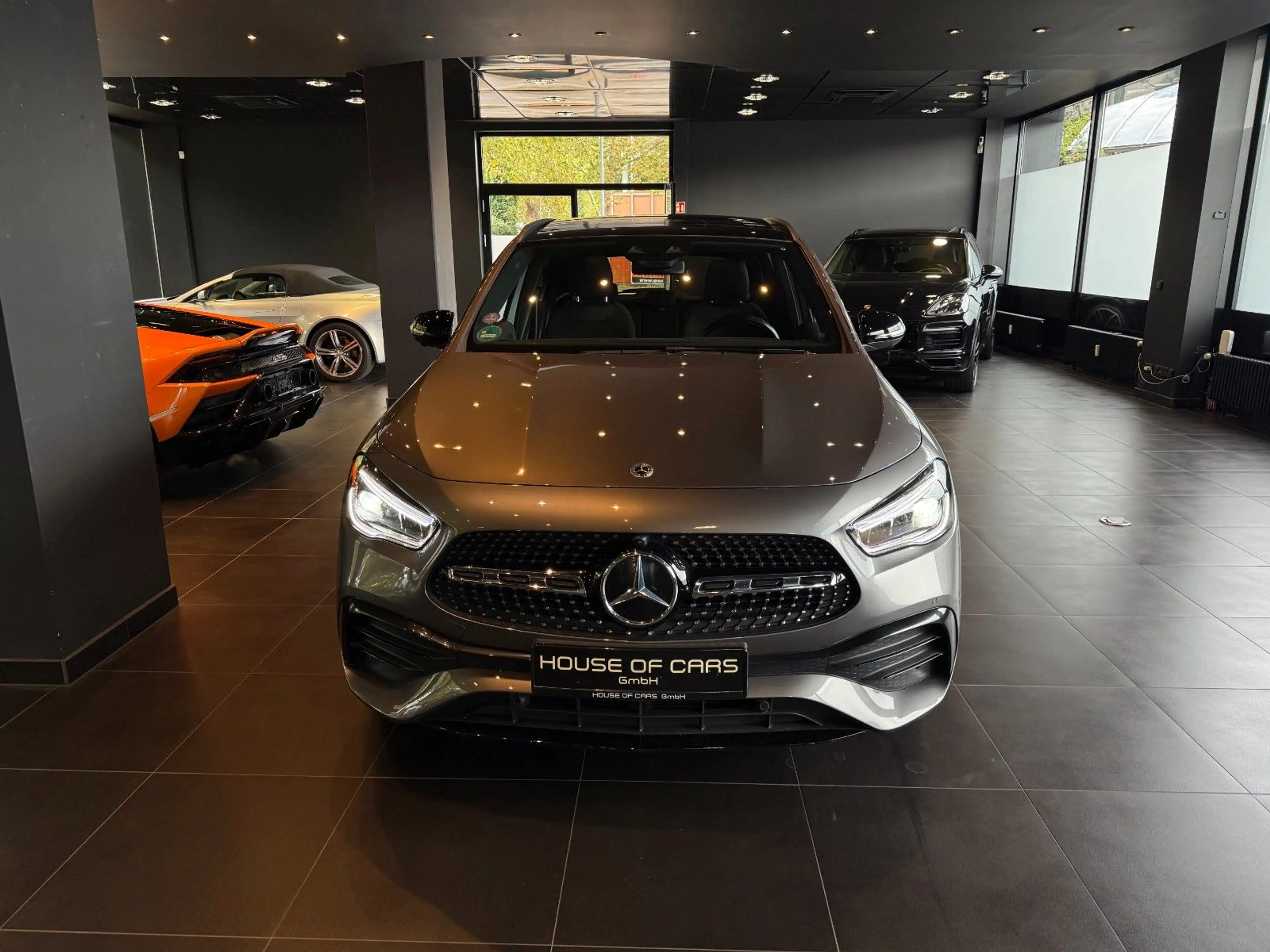 Mercedes-Benz GLA 200 4Matic AMG-Line*Pano*MBUX*Carbon*Kamera — photo 3