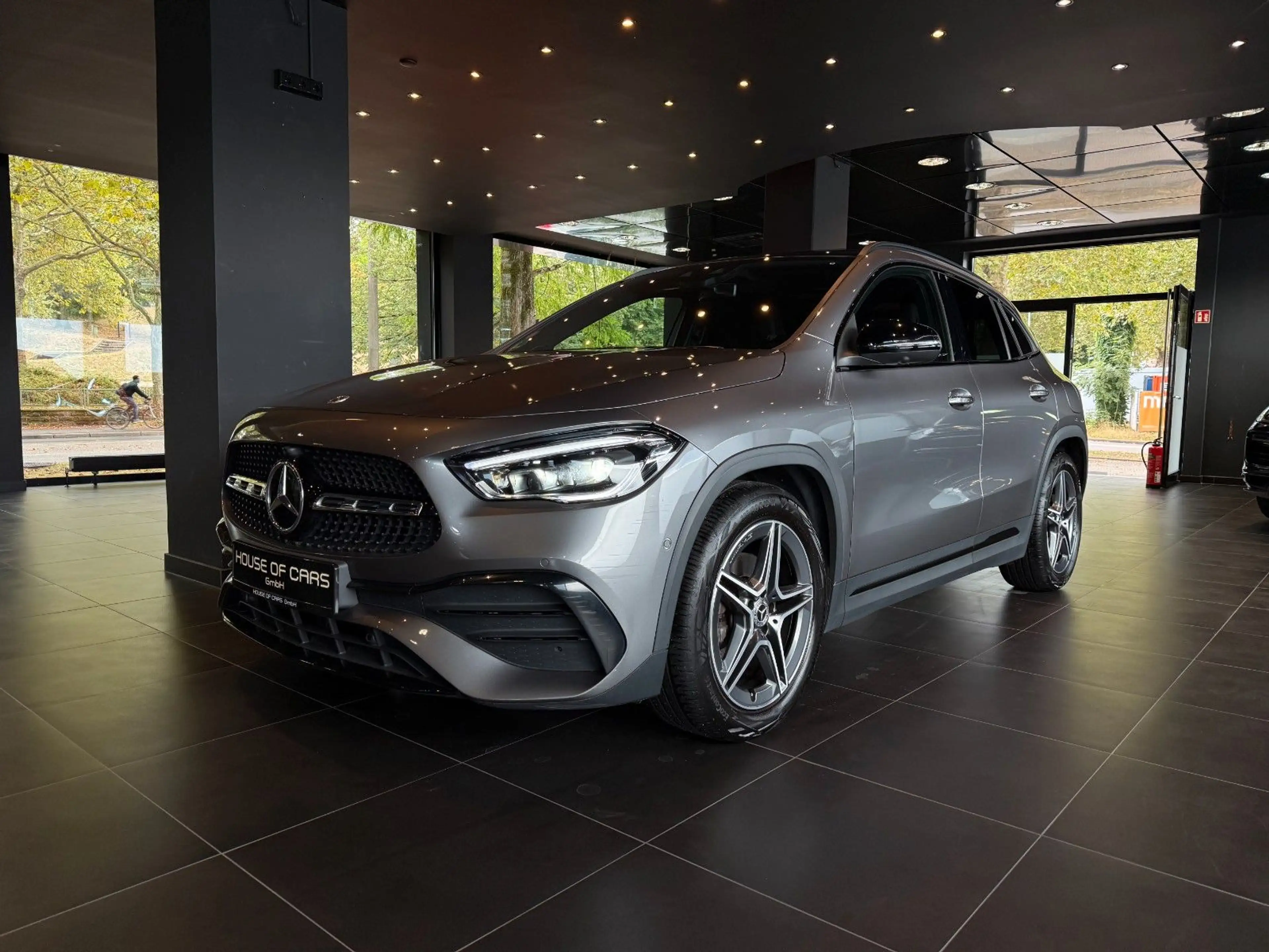 Mercedes-Benz GLA 200 4Matic AMG-Line*Pano*MBUX*Carbon*Kamera — photo 4