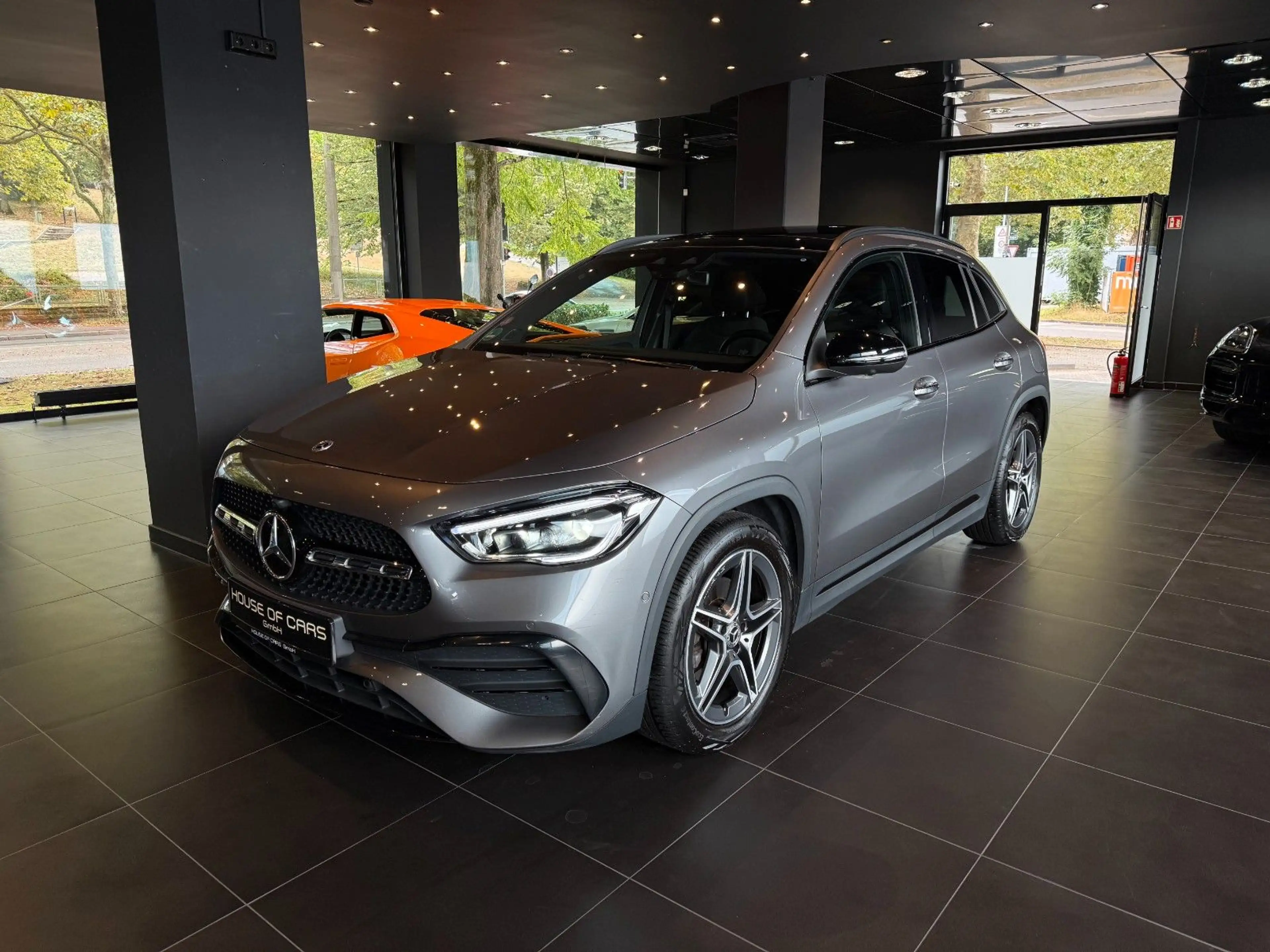 Mercedes-Benz GLA 200 4Matic AMG-Line*Pano*MBUX*Carbon*Kamera