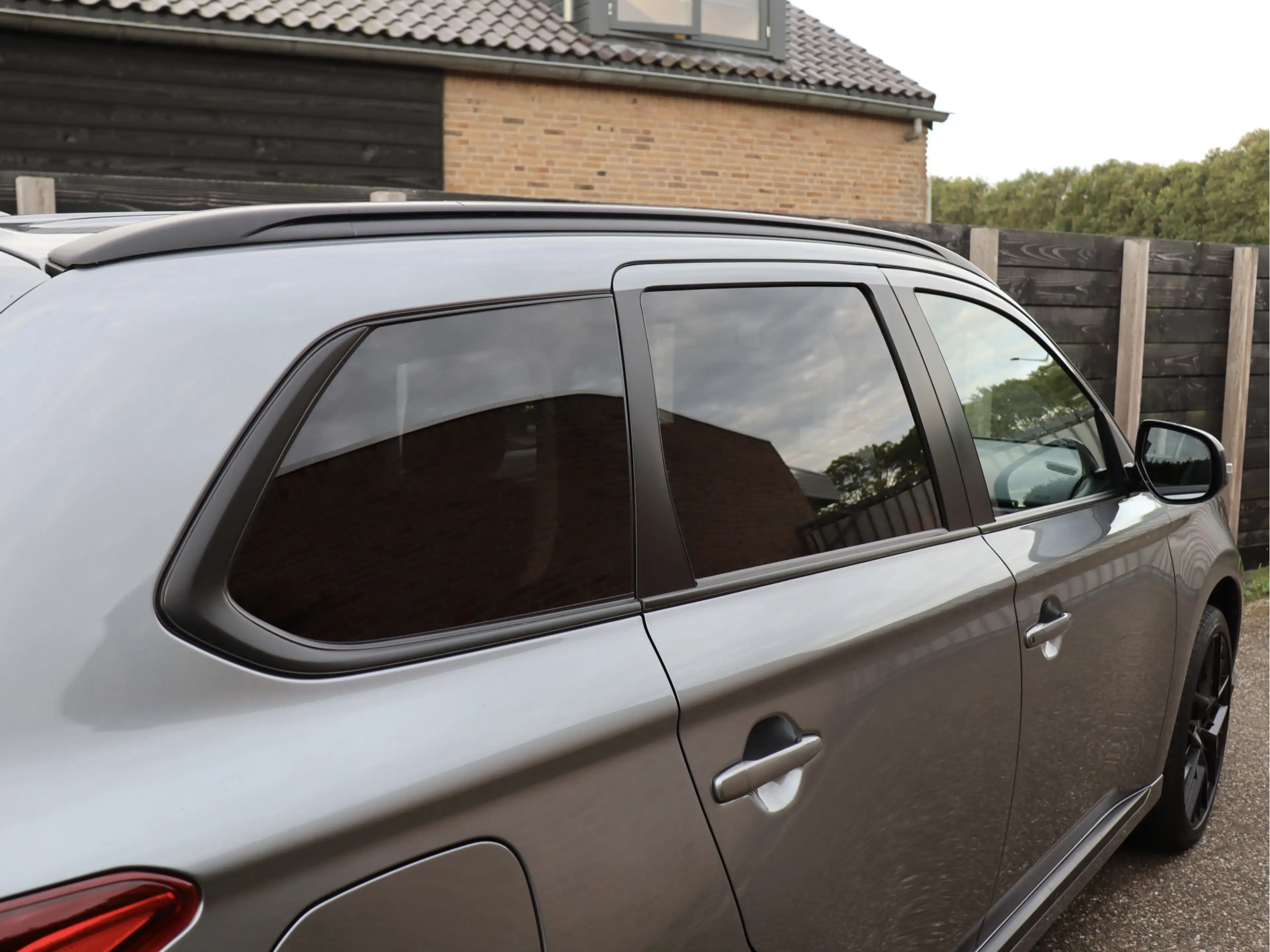 Mitsubishi Outlander 2.0 PHEV Executive Edition NL-auto | bullbar | 20 — photo 23