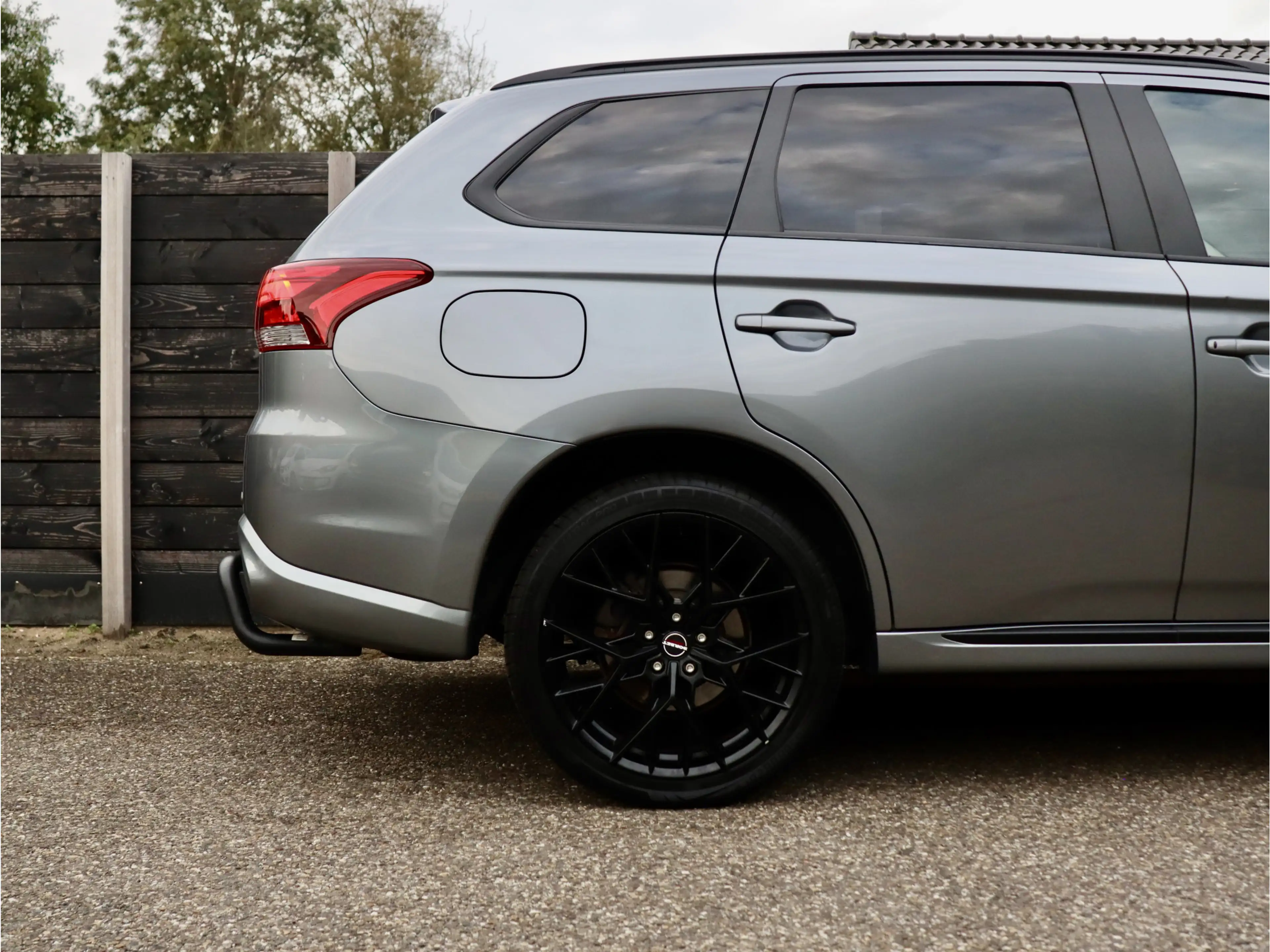 Mitsubishi Outlander 2.0 PHEV Executive Edition NL-auto | bullbar | 20 — photo 33