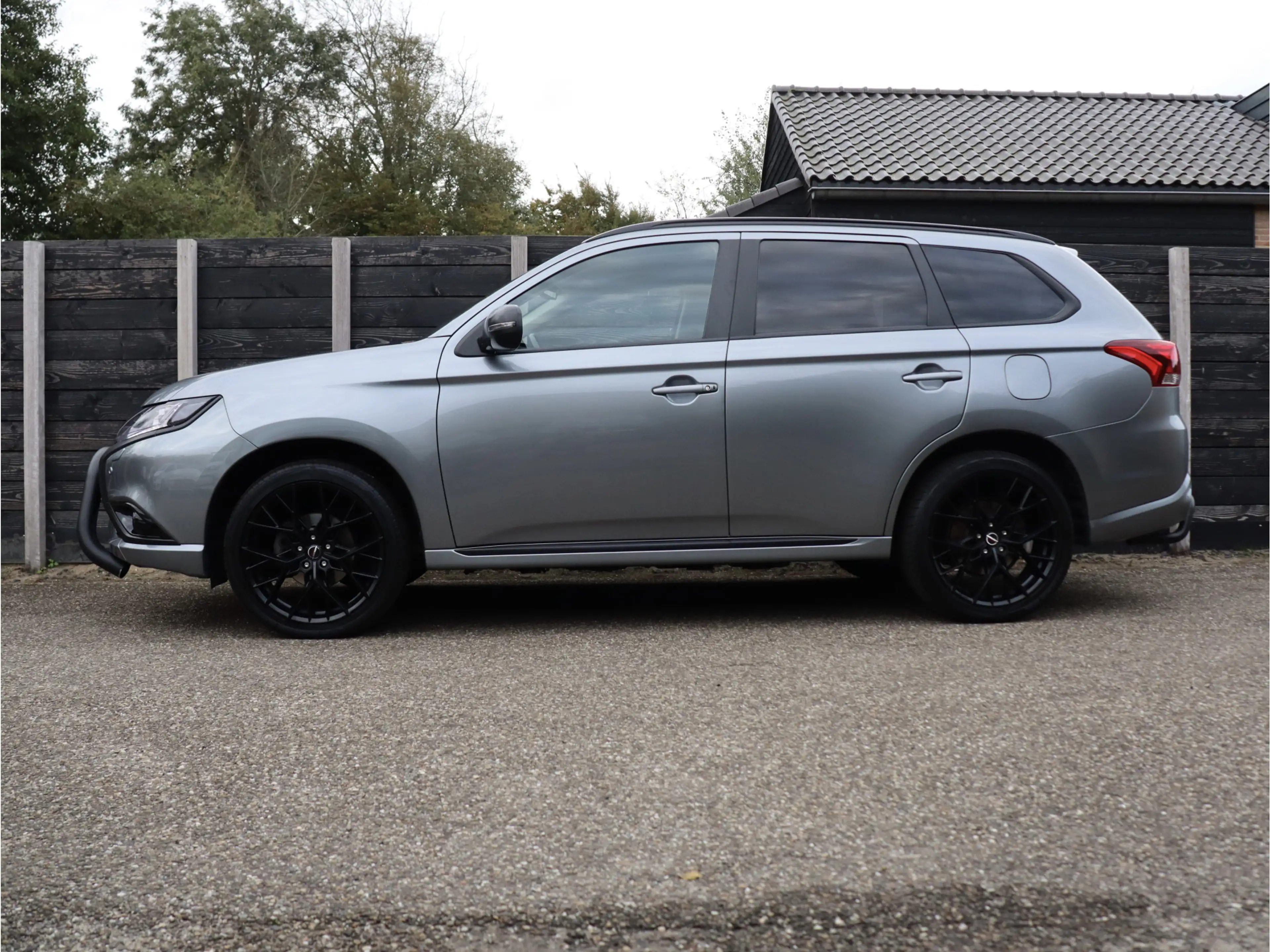 Mitsubishi Outlander 2.0 PHEV Executive Edition NL-auto | bullbar | 20 — photo 12