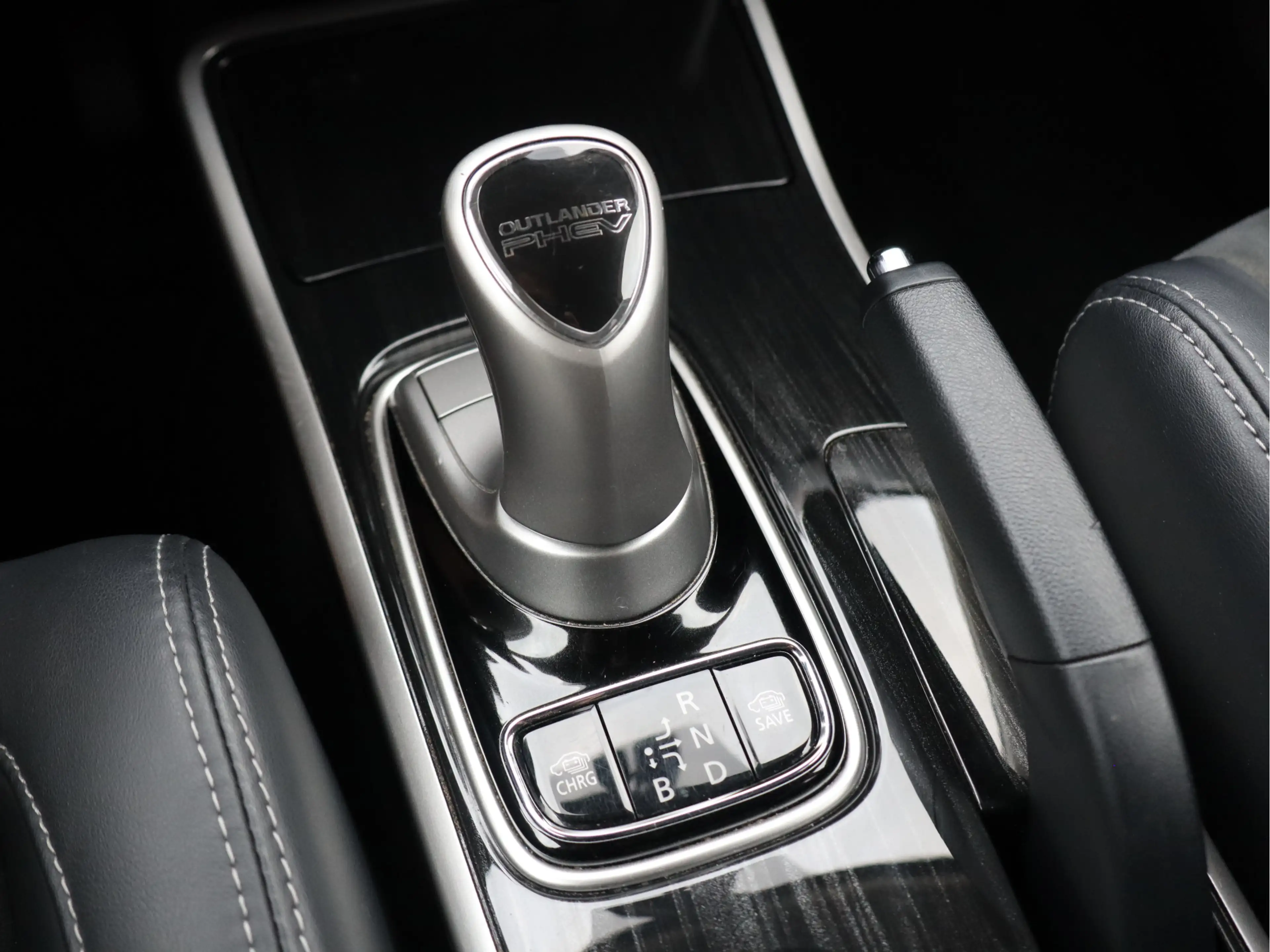 Mitsubishi Outlander 2.0 PHEV Executive Edition NL-auto | bullbar | 20 — photo 40