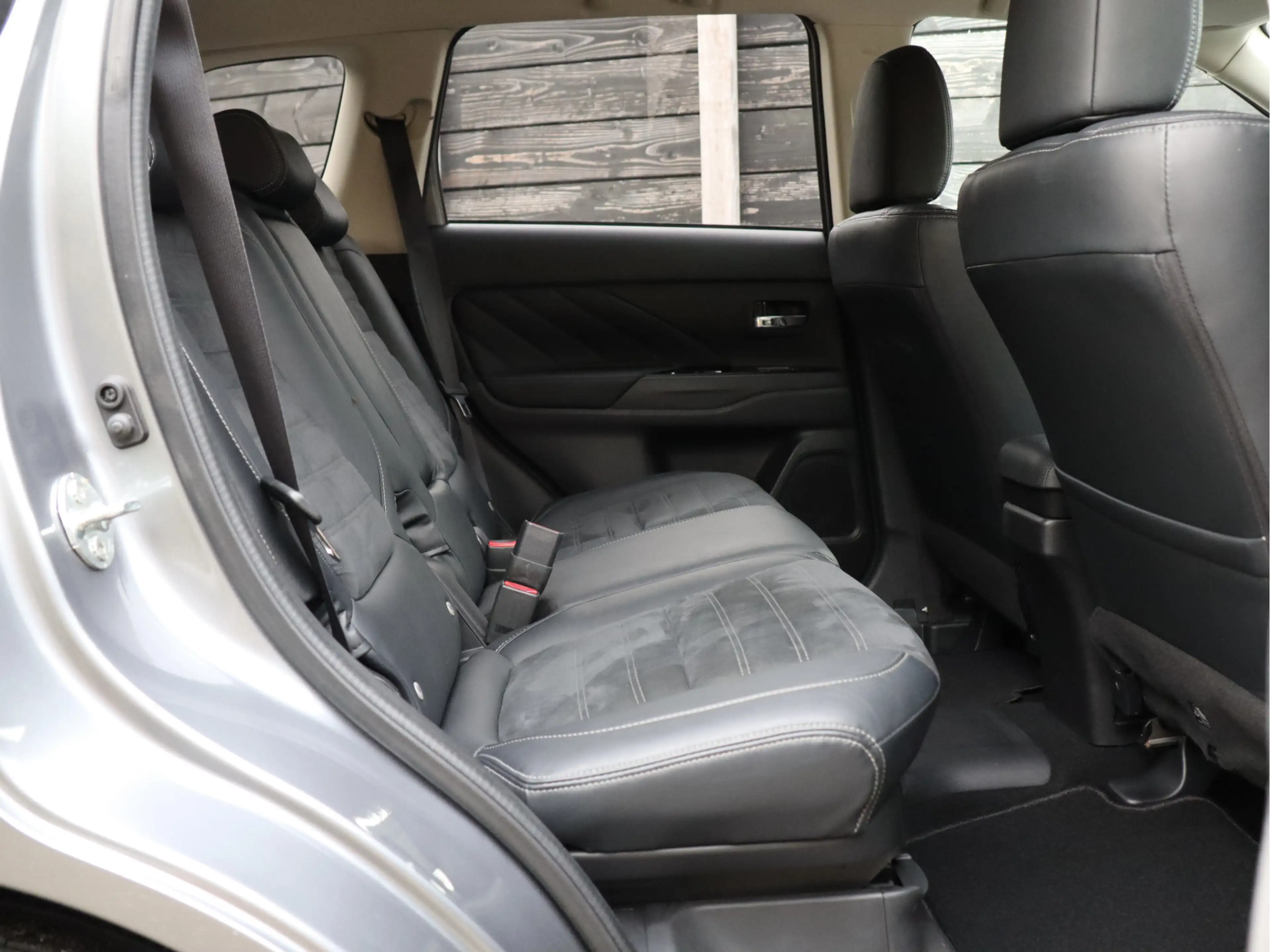 Mitsubishi Outlander 2.0 PHEV Executive Edition NL-auto | bullbar | 20 — photo 27
