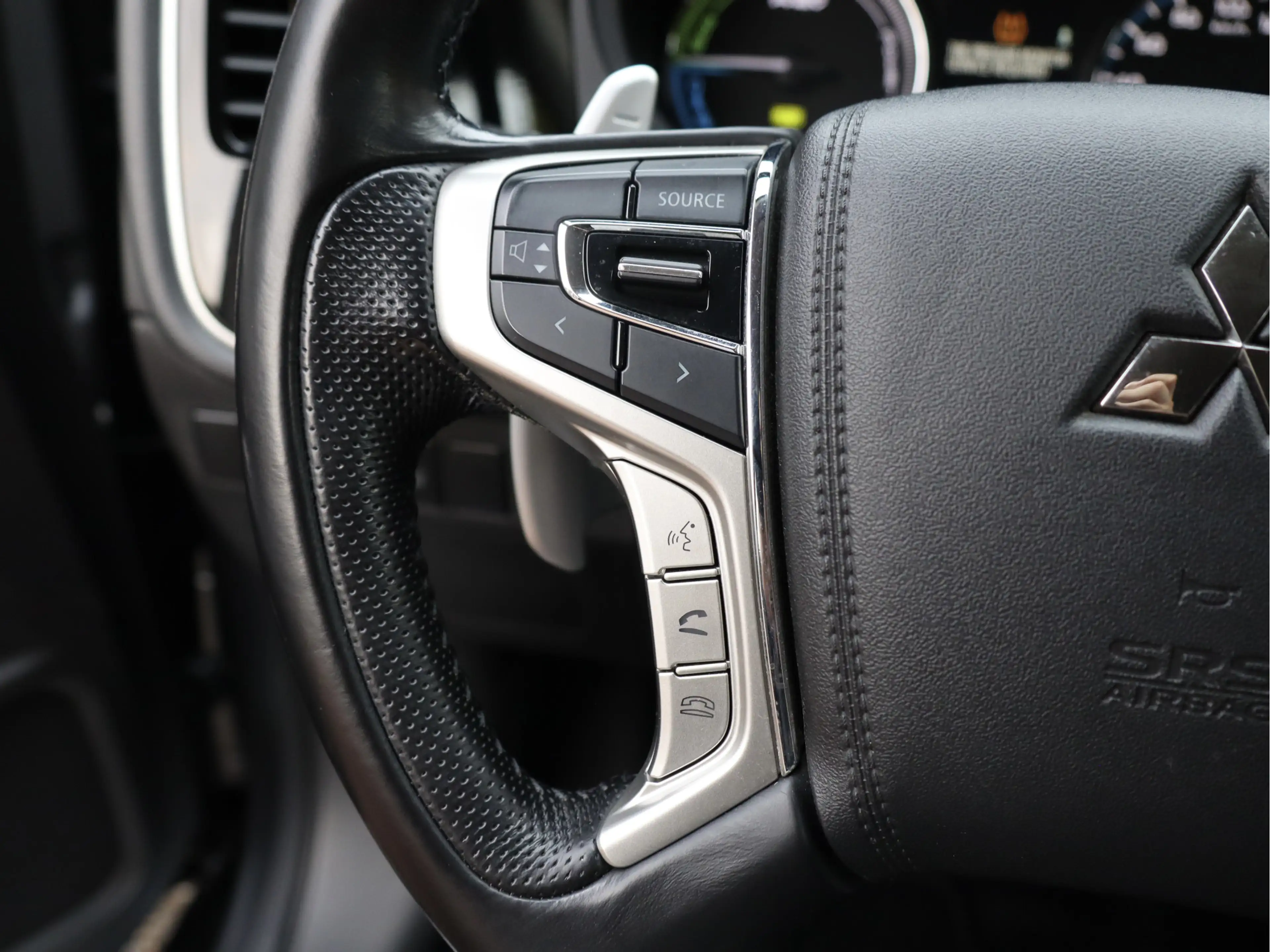 Mitsubishi Outlander 2.0 PHEV Executive Edition NL-auto | bullbar | 20 — photo 43