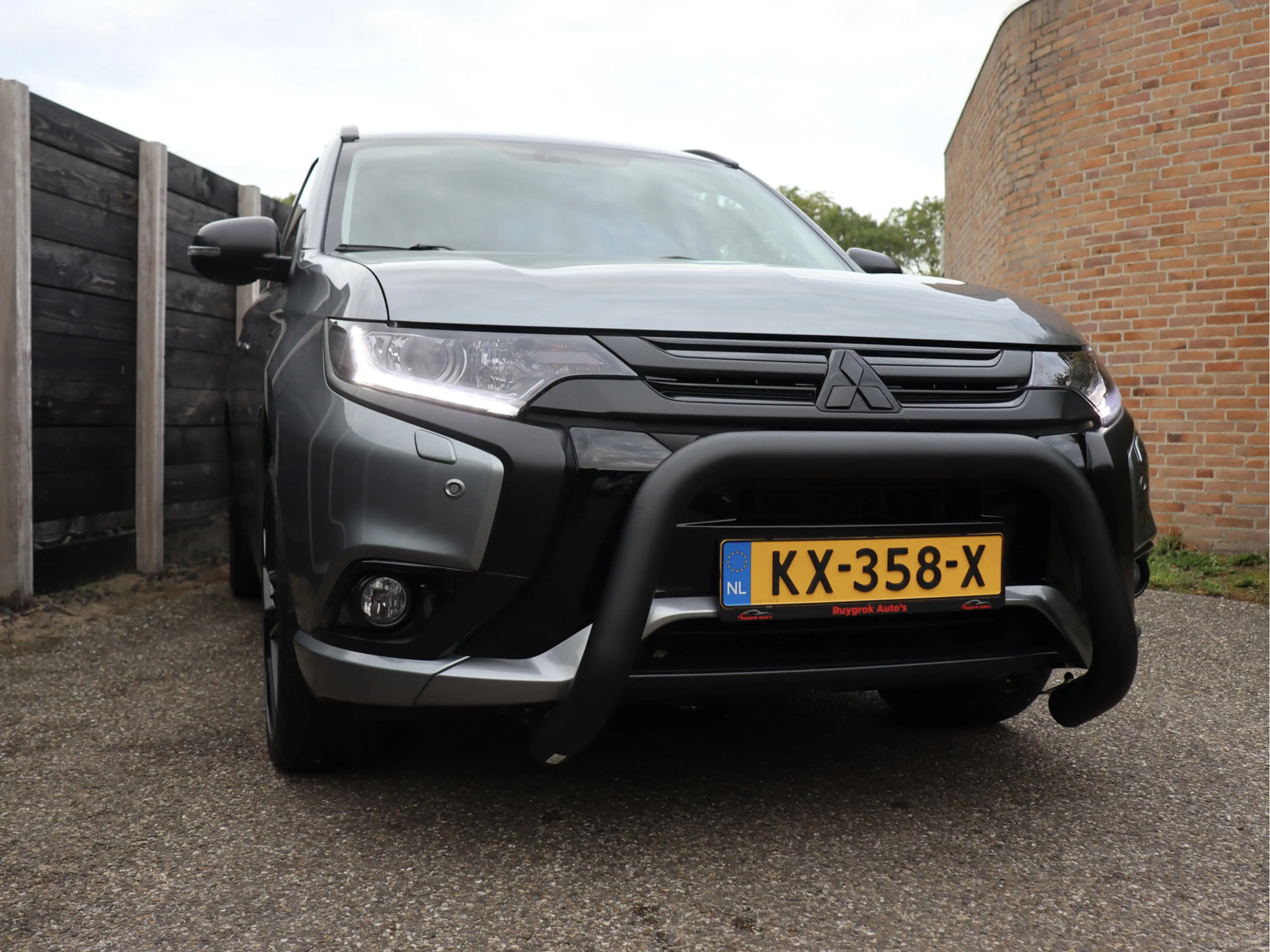 Mitsubishi Outlander 2.0 PHEV Executive Edition NL-auto | bullbar | 20 — photo 5