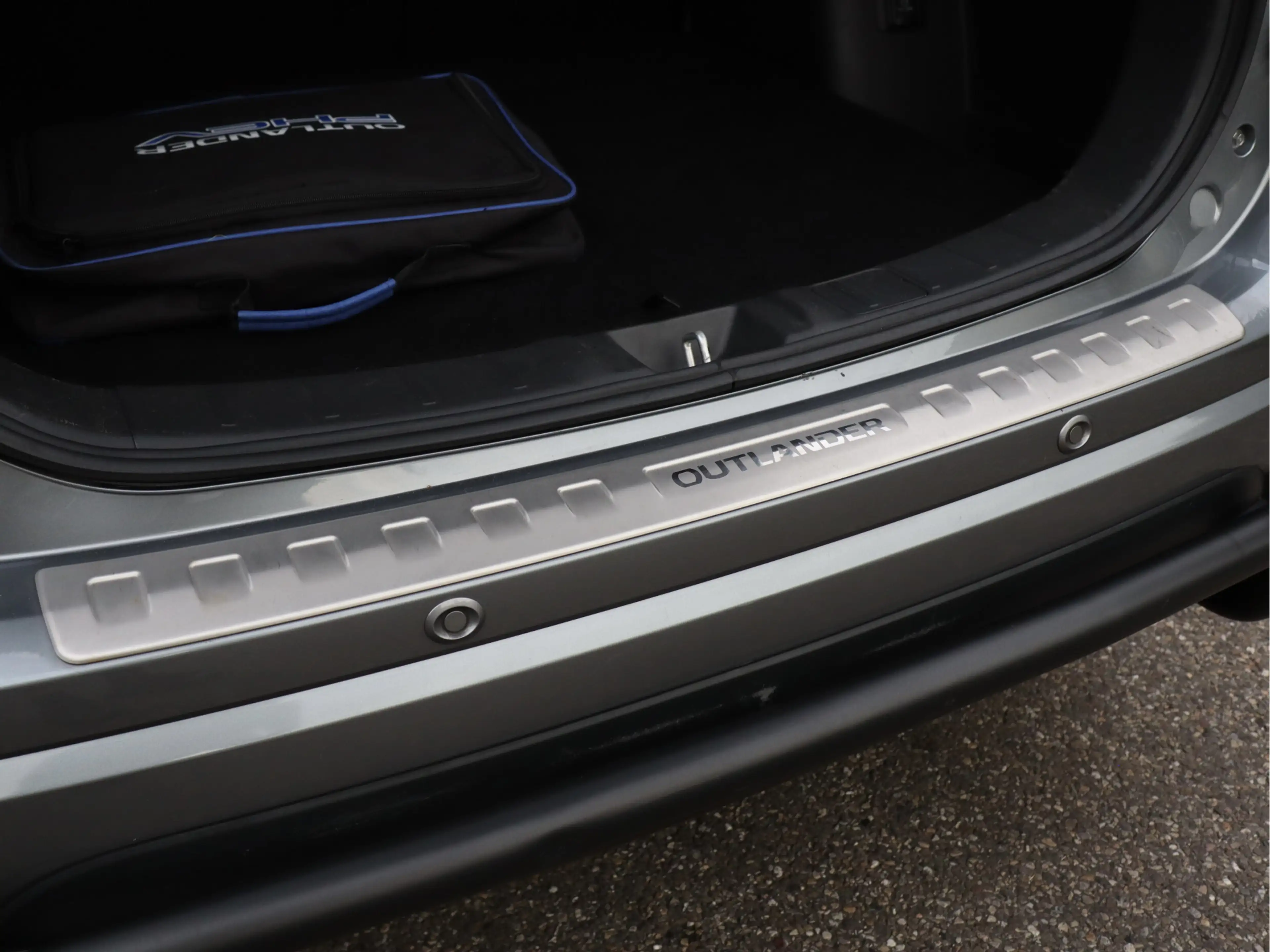 Mitsubishi Outlander 2.0 PHEV Executive Edition NL-auto | bullbar | 20 — photo 18