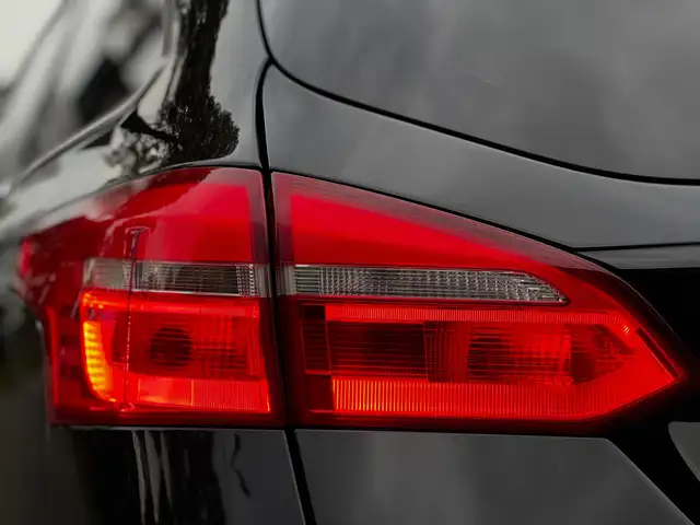 Ford Focus view 23