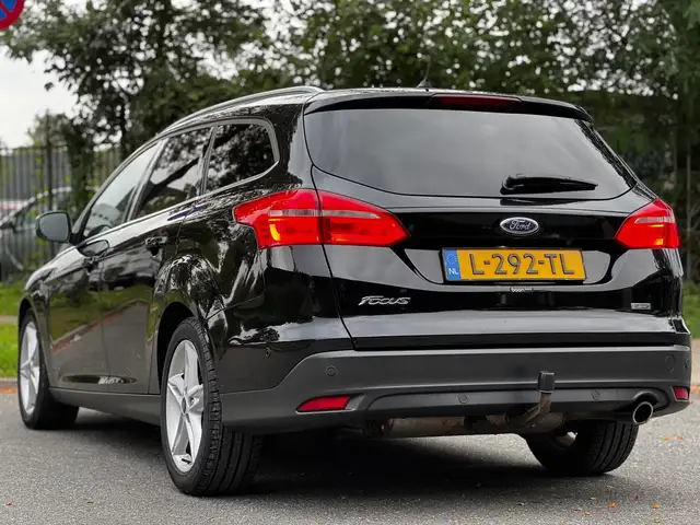 Ford Focus view 20