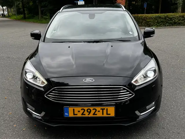 Ford Focus view 13