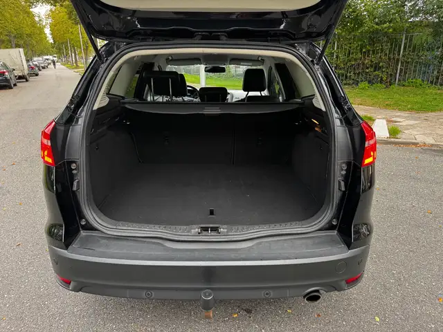 Ford Focus view 21