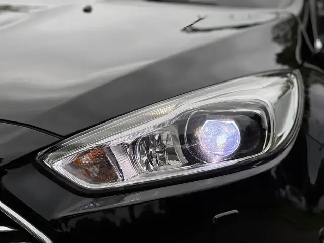 Ford Focus view 15