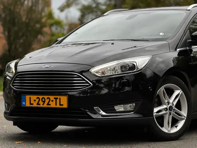 Ford Focus view 4
