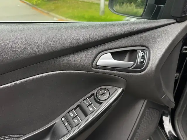 Ford Focus view 7
