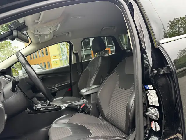 Ford Focus view 5