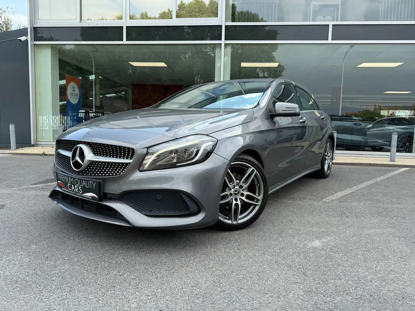 Mercedes-Benz A 180 AMG LINE / CAM / GPS / CARPLAY / ZETELVERWAMING Gris - 1