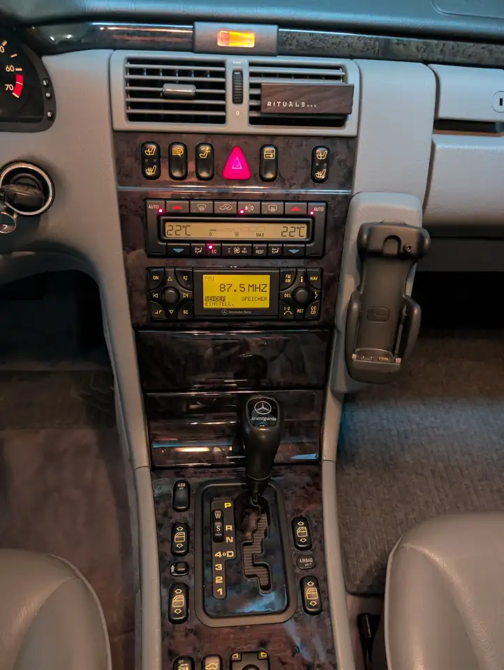Mercedes-Benz E 240 Avantgarde, foto 11