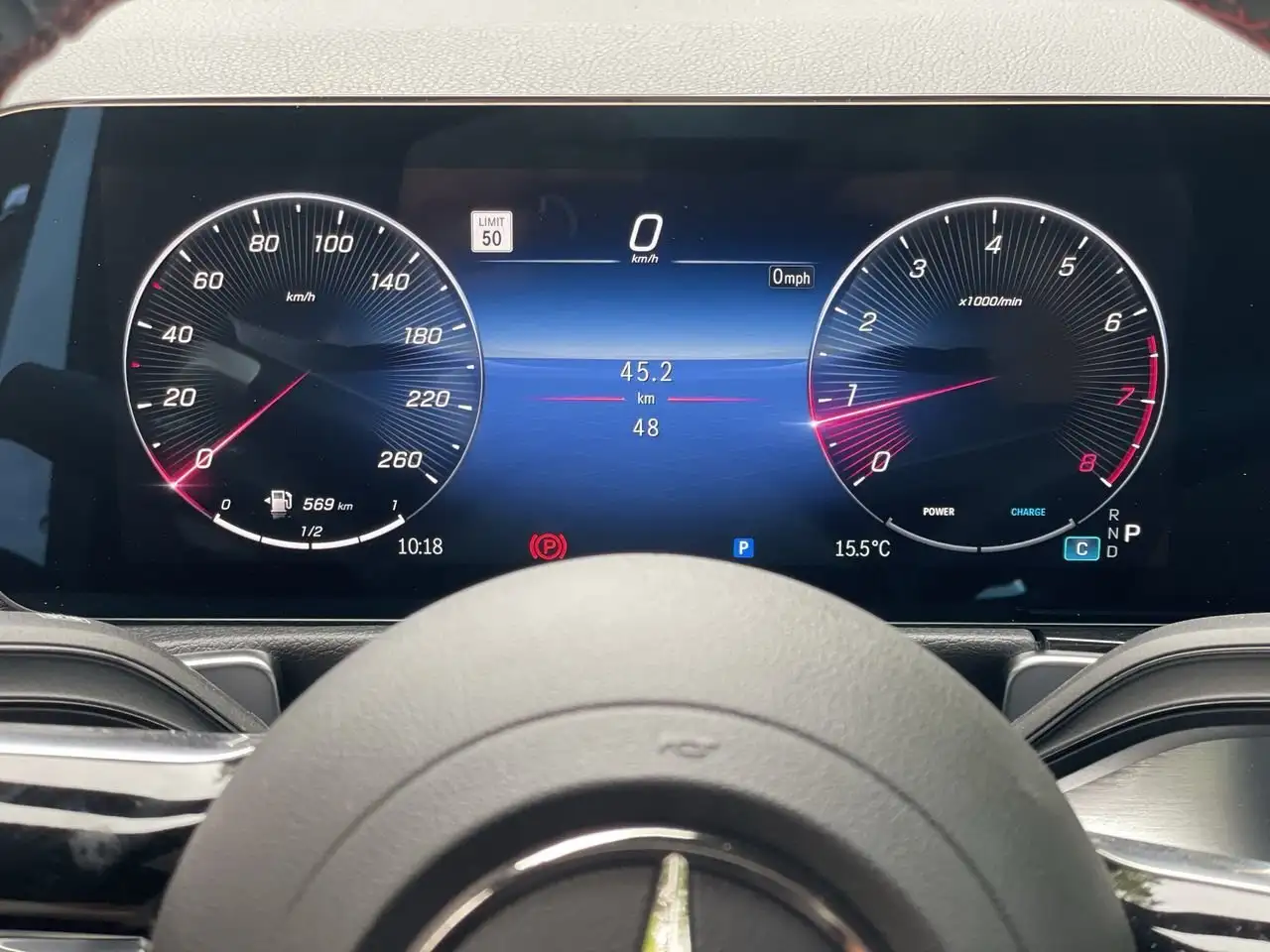 Mercedes-Benz GLB снимка Mercedes-Benz GLB