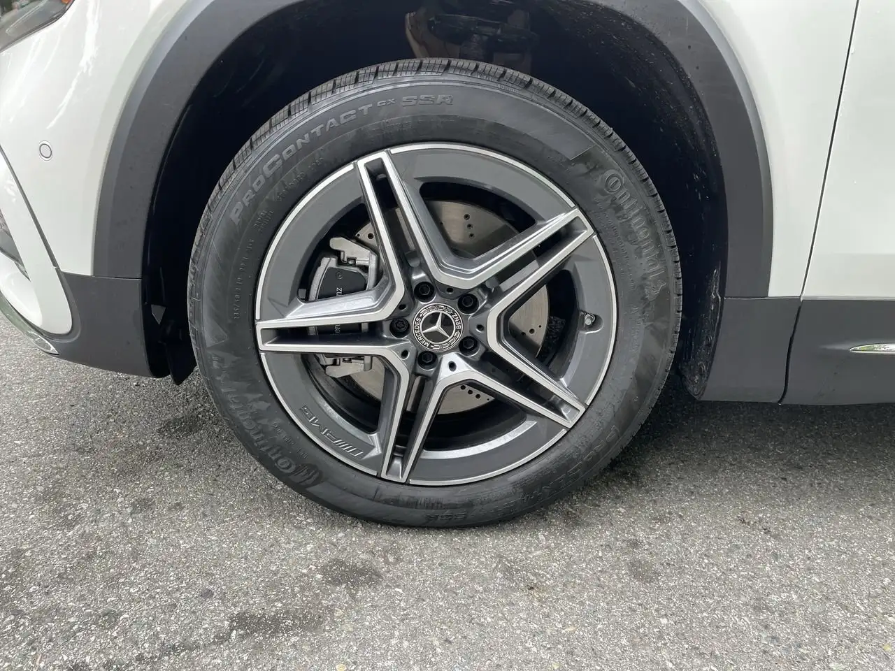 Mercedes-Benz GLB снимка Mercedes-Benz GLB