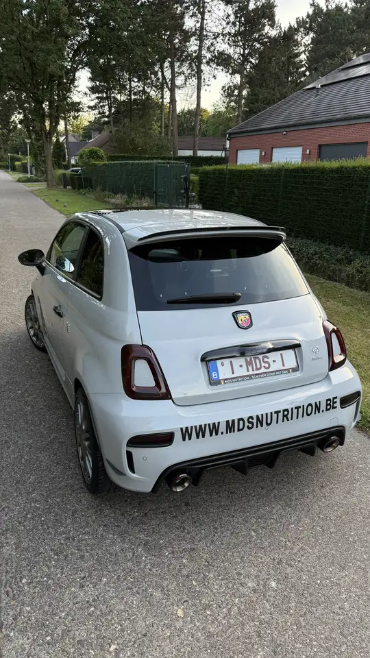 Abarth 695 2023 — фото 15