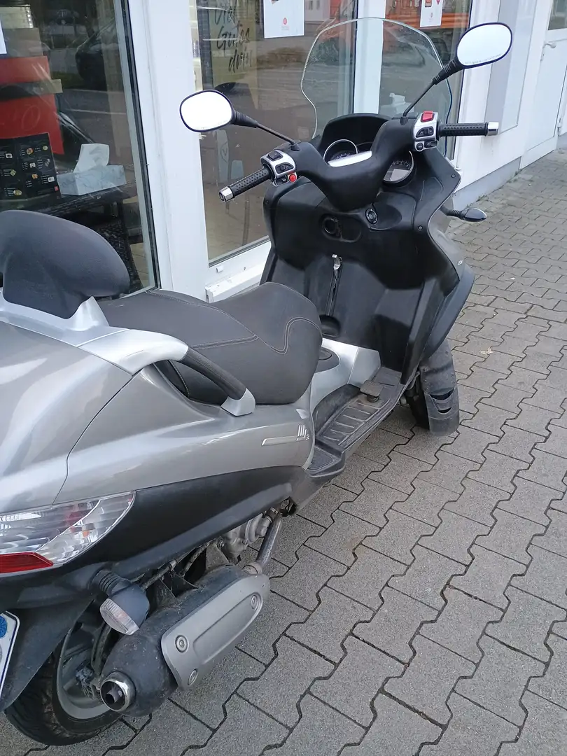Piaggio MP3 LT 250 - 2