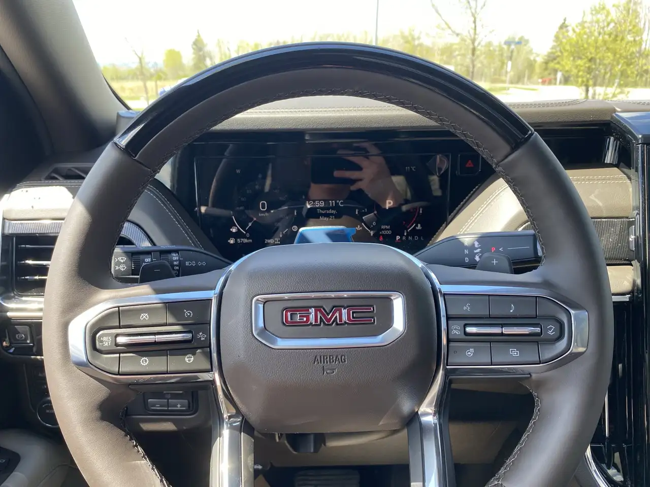 GMC Yukon снимка GMC Yukon