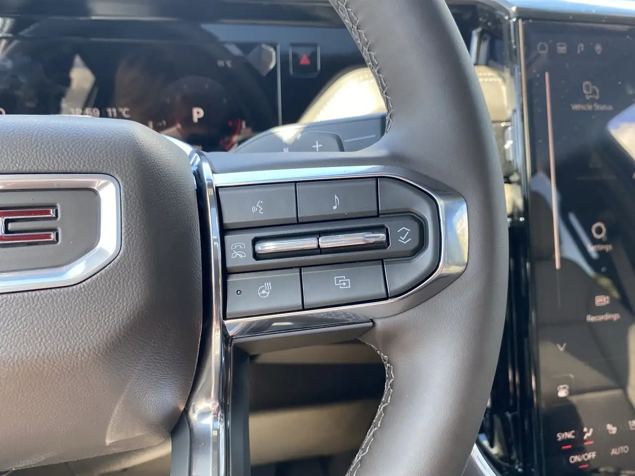 GMC Yukon снимка GMC Yukon