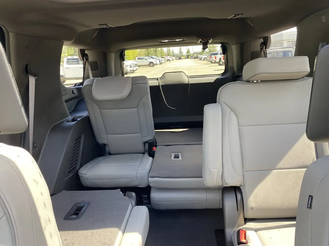 GMC Yukon снимка GMC Yukon