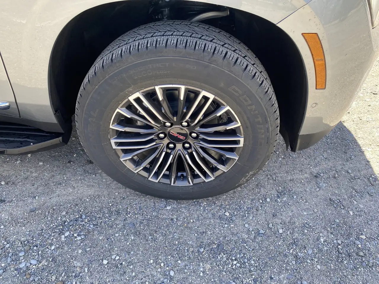 GMC Yukon снимка GMC Yukon