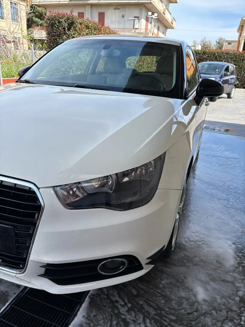 Audi A1 1.4 tfsi Ambition 122cv 119g s-tronic - 1