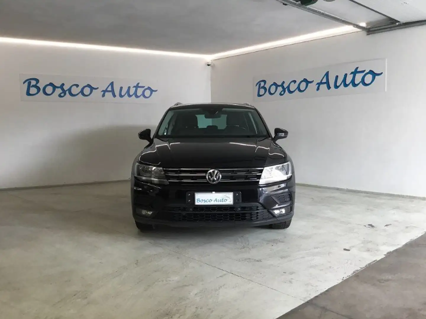 Volkswagen Tiguan Tiguan 1.6 TDI SCR Business BlueMotion Technology Zwart - 2