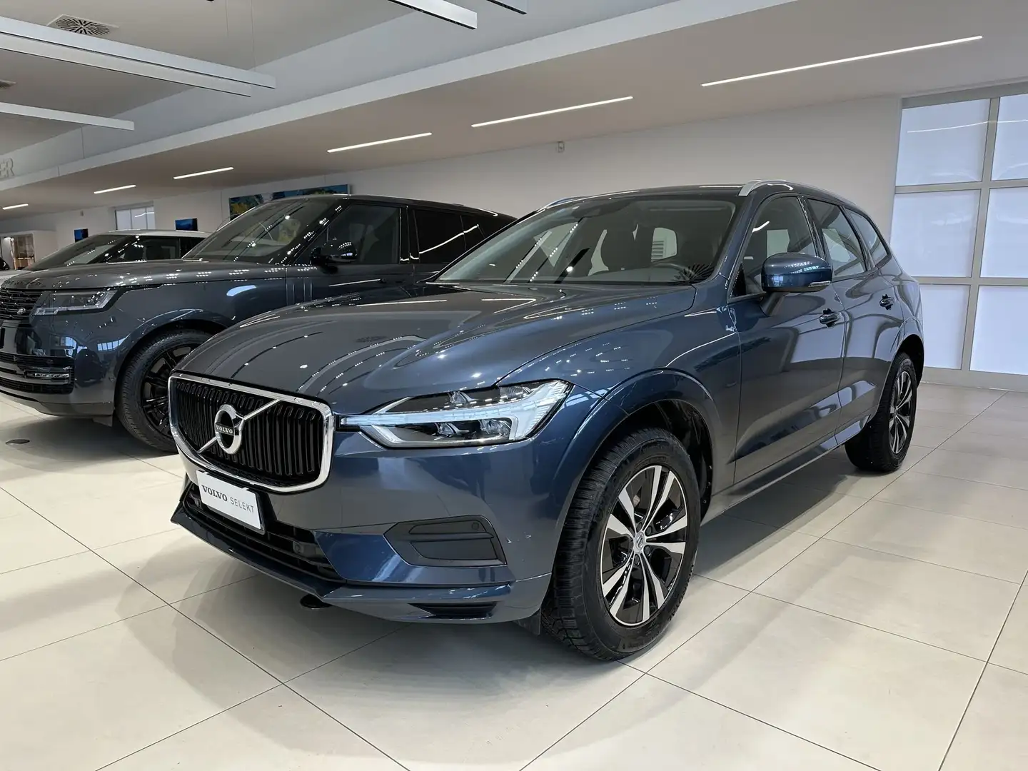 Volvo XC60 B4 AWD Geartronic Momentum Blu/Azzurro - 1