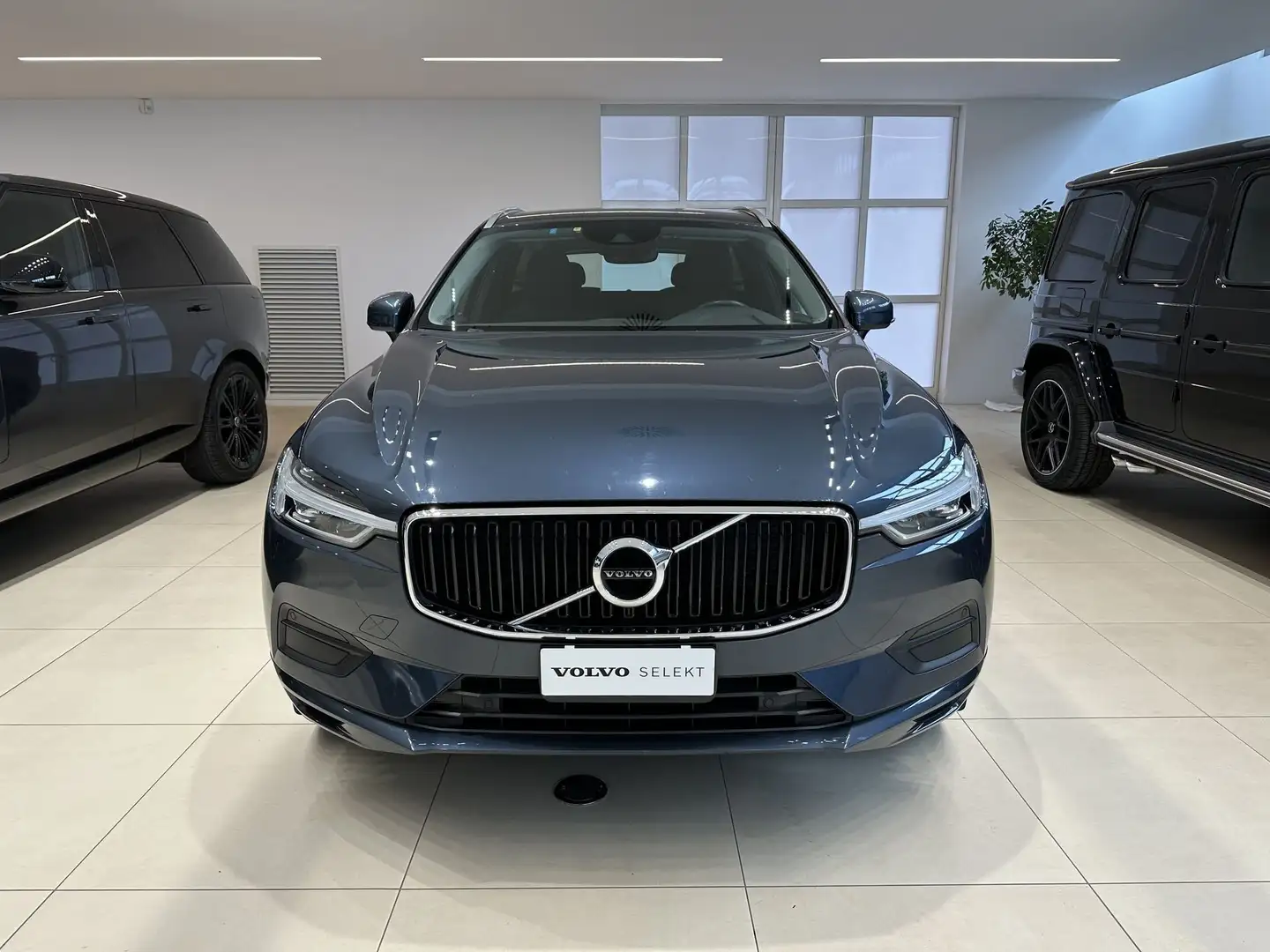 Volvo XC60 B4 AWD Geartronic Momentum Blu/Azzurro - 2